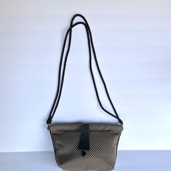 90’s Vintage Bags by Monica Woven Black and Brown Crossbody of shoulder Bag - Picture 2 of 11